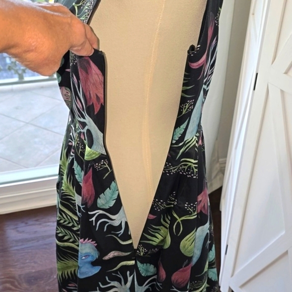 Floral Sleeveless Dress - Black and Green - Picture 7 of 14